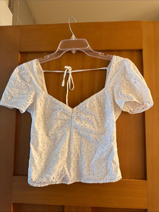 Abercrombie & Fitch Tops - Abercrombie & Fitch White Eyelet Puff Sleeve Tie-Back Crop Top